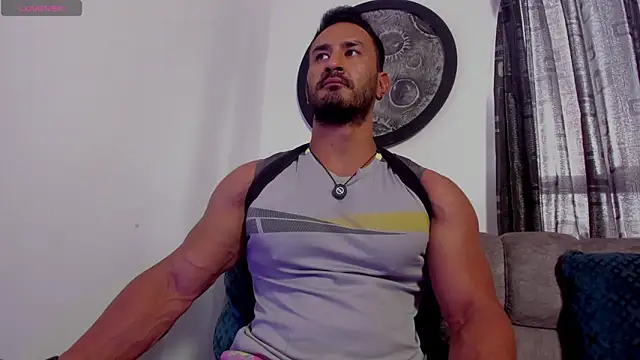 Snapshot of curt_xxx chatting on June 5, 9:09 pm curt xxx online show from June 5, 9:09 pm