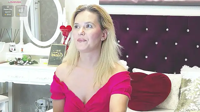 LilyFord online show from June 14, 7:37 pm