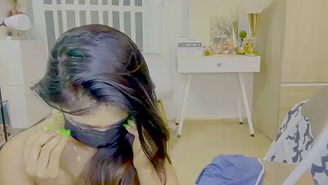 Monalisadon018 online show from April 15, 9:26 am