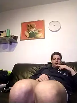 Knuffelstaaf123 online show from February 21, 10:48 pm