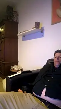 Knuffelstaaf123 online show from April 9, 7:20 pm