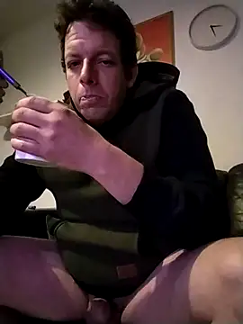 Knuffelstaaf123 online show from November 30, 3:40 am