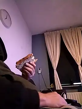 Knuffelstaaf123 online show from November 15, 7:12 am