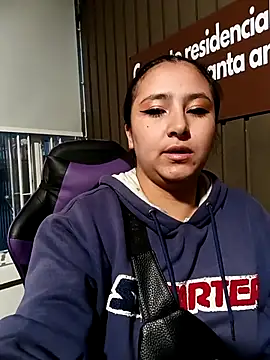 Snapshot of Cute_Penelope chatting on November 13, 11:14 am Cute Penelope online show from November 13, 11:14 am