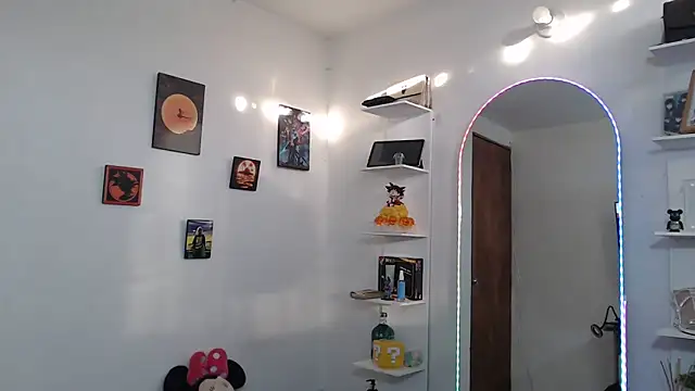 Honey-420- online show from May 23, 11:20 am