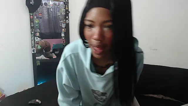 Snapshot of Honey-420- chatting on October 21, 12:04 pm Honey-420- online show from October 21, 12:04 pm