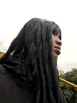 Snapshot of Honey-420- chatting on November 19, 9:15 pm Honey-420- online show from November 19, 9:15 pm