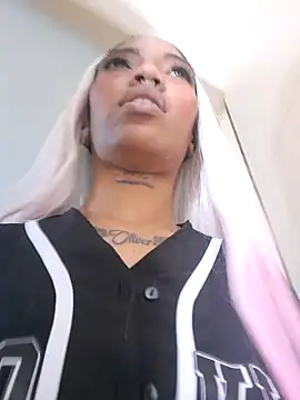 Snapshot of Honey-420- chatting on March 23, 1:09 am Honey-420- online show from March 23, 1:09 am