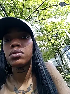 Snapshot of Honey-420- chatting on September 8, 9:14 pm Honey-420- online show from September 8, 9:14 pm