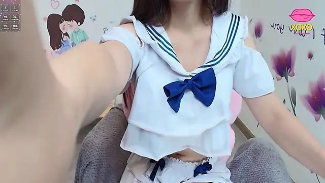 Snapshot of _Mizuki_ chatting on October 11, 5:47 pm Mizuki online show from October 11, 5:47 pm