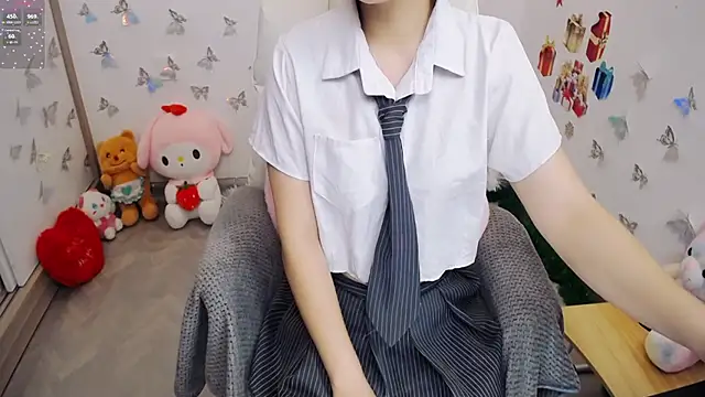  Mizuki  online show from April 9, 4:35 pm