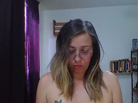 Snapshot of charlott_ponce chatting on September 29, 8:03 pm charlott ponce online show from September 29, 8:03 pm