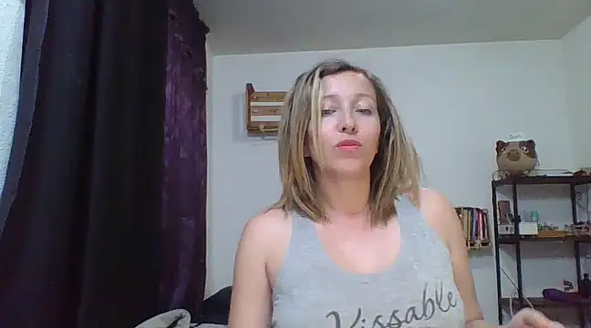 Snapshot of charlott_ponce chatting on January 30, 4:48 am charlott ponce online show from January 30, 4:48 am