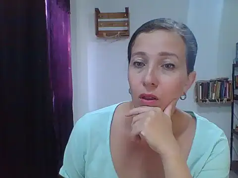 Snapshot of charlott_ponce chatting on October 4, 7:04 pm charlott ponce online show from October 4, 7:04 pm