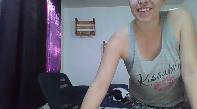 Snapshot of charlott_ponce chatting on January 29, 10:32 pm charlott ponce online show from January 29, 10:32 pm