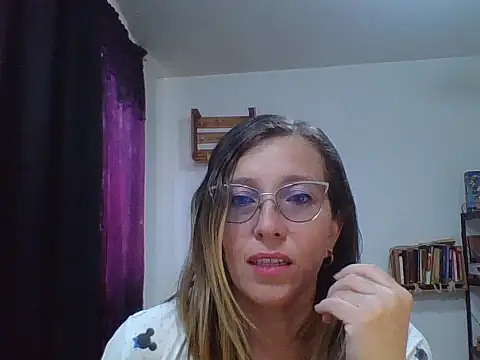 Snapshot of charlott_ponce chatting on September 13, 6:52 pm charlott ponce online show from September 13, 6:52 pm