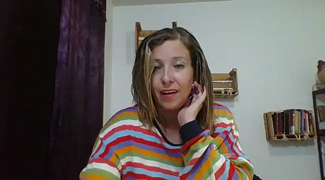 Snapshot of charlott_ponce chatting on February 6, 5:25 am charlott ponce online show from February 6, 5:25 am