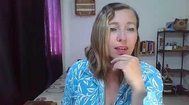 Snapshot of charlott_ponce chatting on March 6, 6:48 pm charlott ponce online show from March 6, 6:48 pm