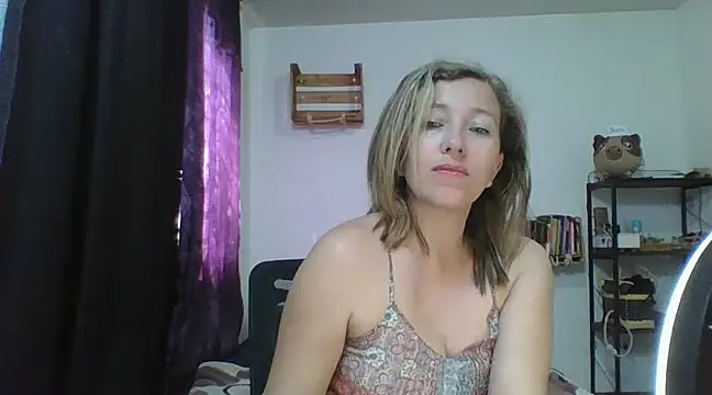 Snapshot of charlott_ponce chatting on February 4, 7:33 pm charlott ponce online show from February 4, 7:33 pm