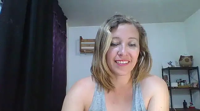 Snapshot of charlott_ponce chatting on February 11, 3:40 am charlott ponce online show from February 11, 3:40 am