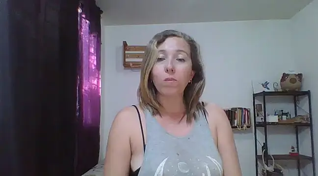 Snapshot of charlott_ponce chatting on February 13, 11:04 pm charlott ponce online show from February 13, 11:04 pm