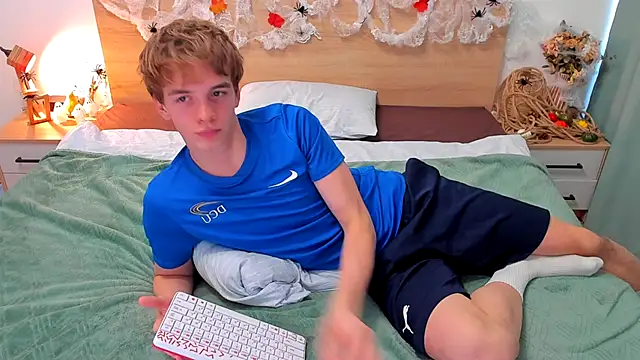 Snapshot of Fandi_777 chatting on October 12, 8:37 am Fandi 777 online show from October 12, 8:37 am