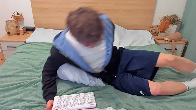 Snapshot of Fandi_777 chatting on November 24, 5:07 am Fandi 777 online show from November 24, 5:07 am