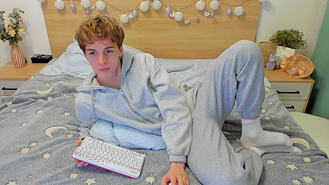 Snapshot of Fandi_777 chatting on March 21, 5:12 pm Fandi 777 online show from March 21, 5:12 pm