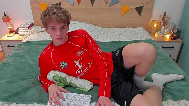 Snapshot of Fandi_777 chatting on September 27, 3:51 pm Fandi 777 online show from September 27, 3:51 pm