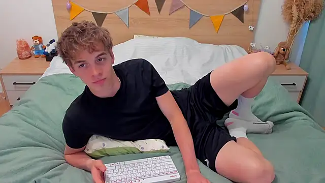 Fandi 777 online show from April 3, 2:01 pm