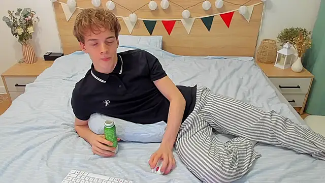 Snapshot of Fandi_777 chatting on March 11, 4:18 pm Fandi 777 online show from March 11, 4:18 pm