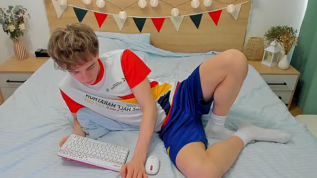 Snapshot of Fandi_777 chatting on March 11, 7:03 am Fandi 777 online show from March 11, 7:03 am