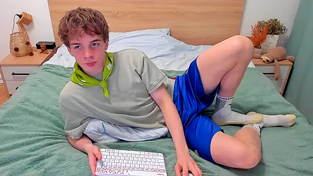 Snapshot of Fandi_777 chatting on November 30, 12:50 pm Fandi 777 online show from November 30, 12:50 pm