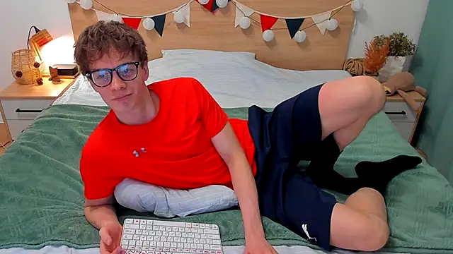 Snapshot of Fandi_777 chatting on November 13, 6:17 am Fandi 777 online show from November 13, 6:17 am