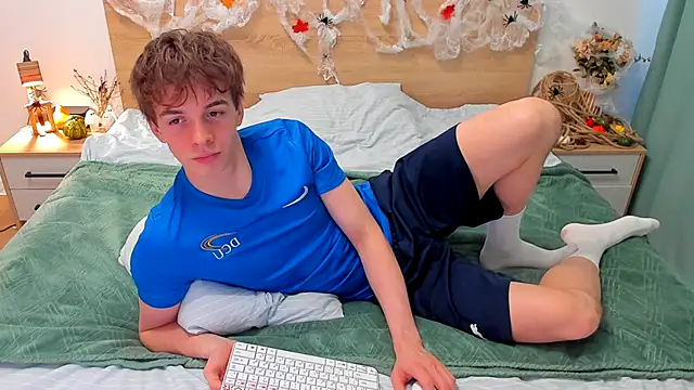 Snapshot of Fandi_777 chatting on November 4, 1:15 pm Fandi 777 online show from November 4, 1:15 pm