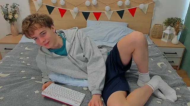 Snapshot of Fandi_777 chatting on March 16, 8:54 am Fandi 777 online show from March 16, 8:54 am