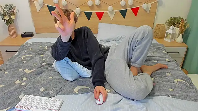 Snapshot of Fandi_777 chatting on March 10, 10:39 am Fandi 777 online show from March 10, 10:39 am