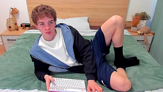 Snapshot of Fandi_777 chatting on November 28, 8:25 am Fandi 777 online show from November 28, 8:25 am