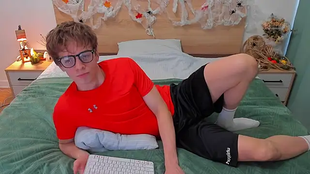 Snapshot of Fandi_777 chatting on October 29, 8:02 am Fandi 777 online show from October 29, 8:02 am