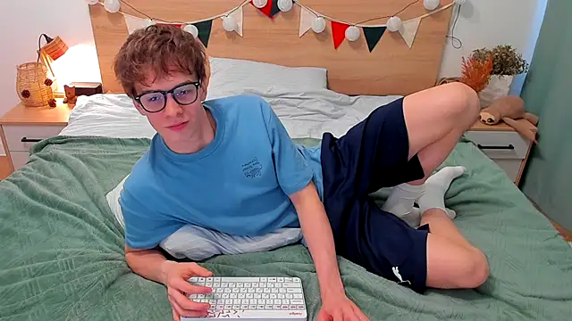 Snapshot of Fandi_777 chatting on November 16, 10:09 am Fandi 777 online show from November 16, 10:09 am