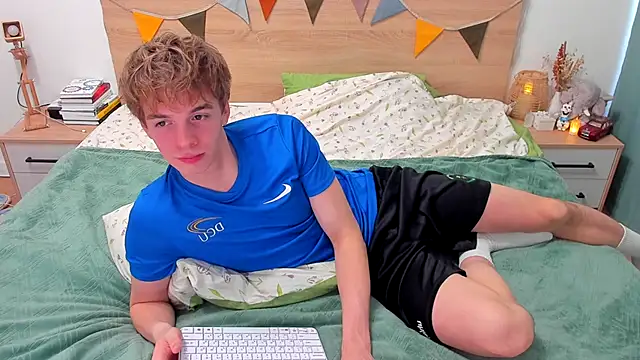 Snapshot of Fandi_777 chatting on October 6, 6:25 am Fandi 777 online show from October 6, 6:25 am