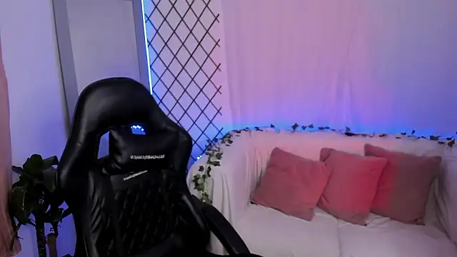  mia collins b  online show from February 22, 2:47 am