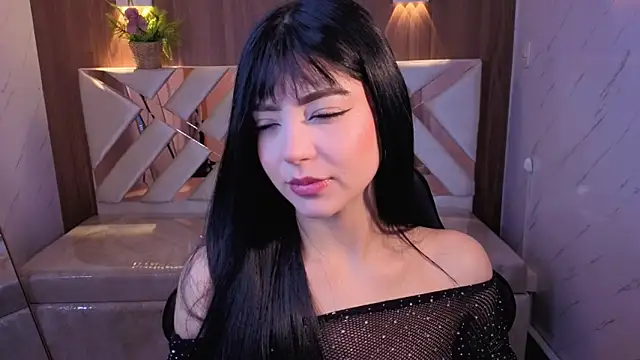 Snapshot of _mia_collins_b_ chatting on December 14, 1:17 pm mia collins b online show from December 14, 1:17 pm