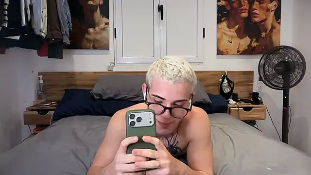 Snapshot of Cristian_Delgado chatting on July 6, 5:47 am Cristian Delgado online show from July 6, 5:47 am