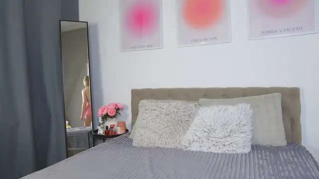 VioletiSwone online show from March 27, 5:27 am