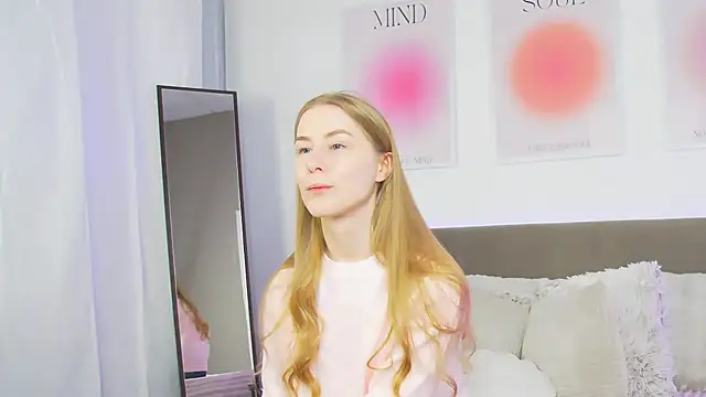 VioletiSwone online show from March 21, 5:21 am