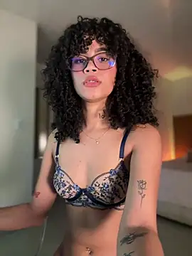 Snapshot of Lianh_Benett chatting on February 8, 7:59 am Lianh Benett online show from February 8, 7:59 am