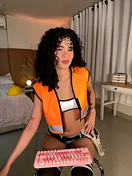 Lianh Benett online show from November 16, 6:51 am