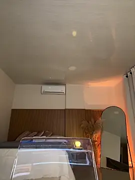 Snapshot of Lianh_Benett chatting on October 19, 9:50 pm Lianh Benett online show from October 19, 9:50 pm