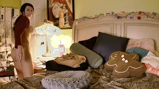 GardenGirl00 online show from September 9, 3:27 am